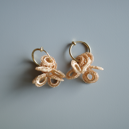 Full Bloom | M Motif 2-Piece Earring Set (Made to Order)　gold color