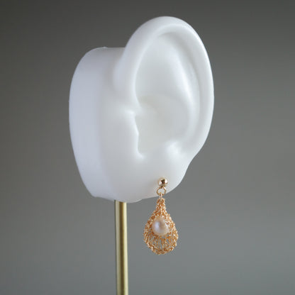 睡美人淡水珍珠 耳飾　金