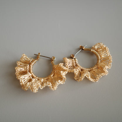 Frill Frill – 金屬線蕾絲圈式耳環　Gold color