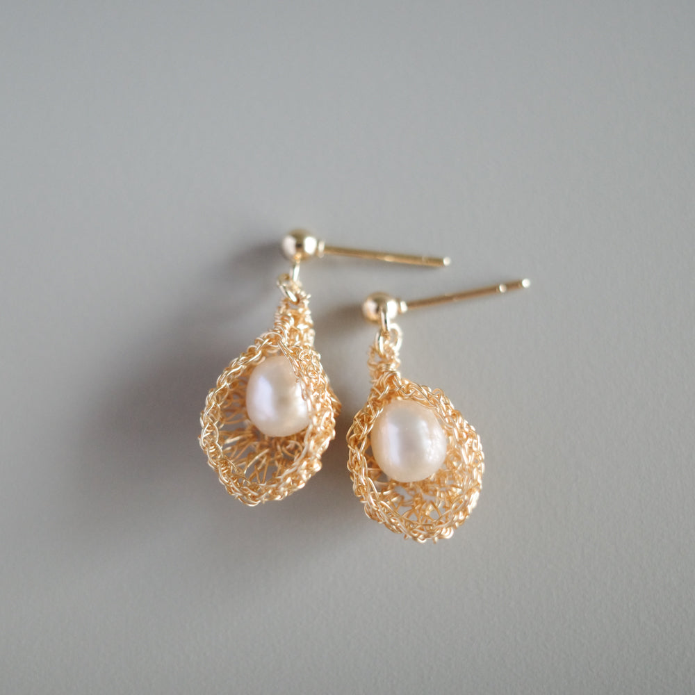 睡美人淡水珍珠 耳飾　金