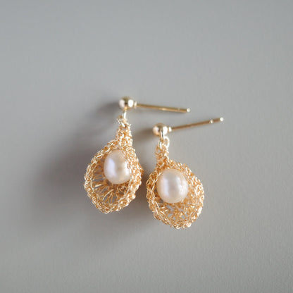 睡美人淡水珍珠 耳飾　金