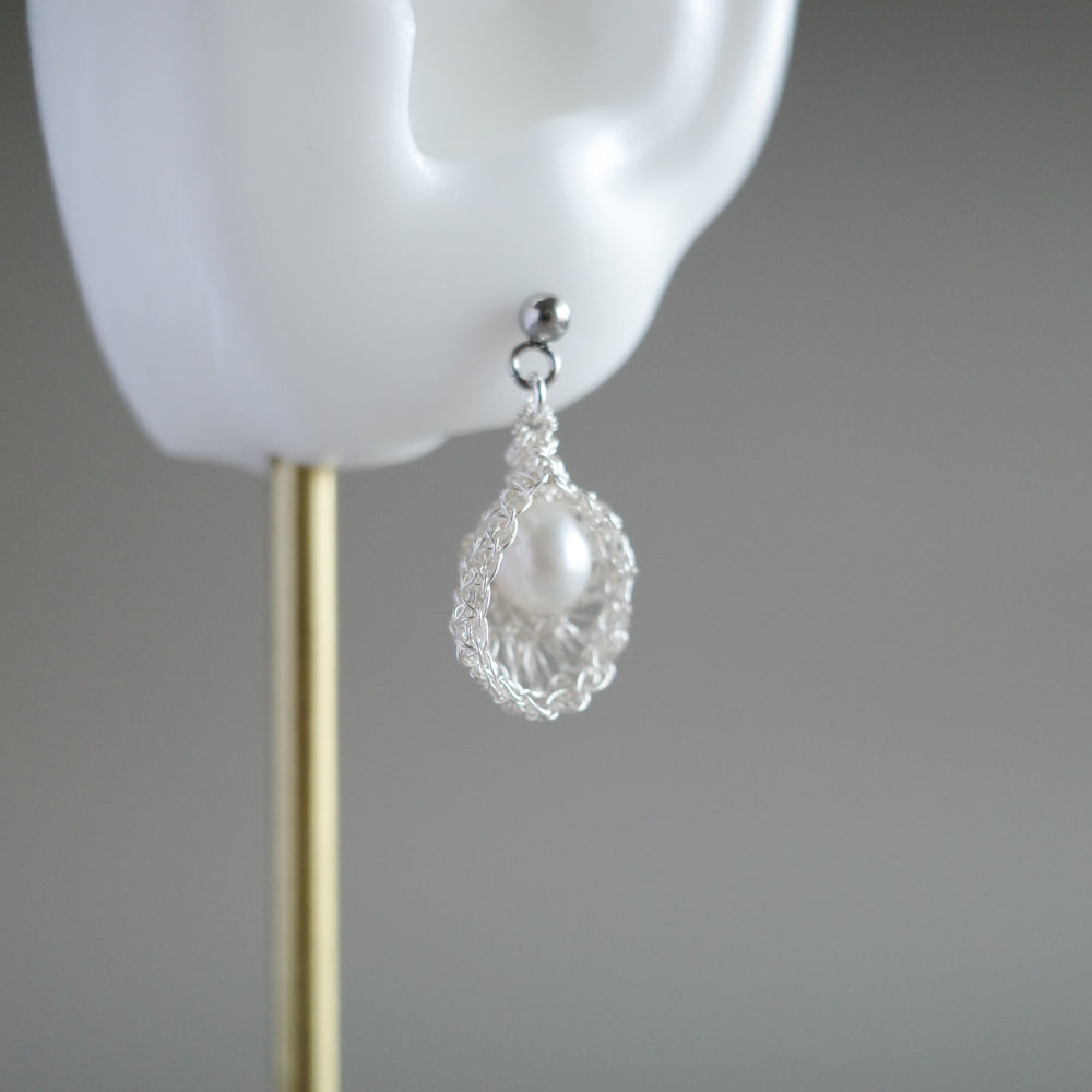 睡美人淡水珍珠 耳飾　銀色