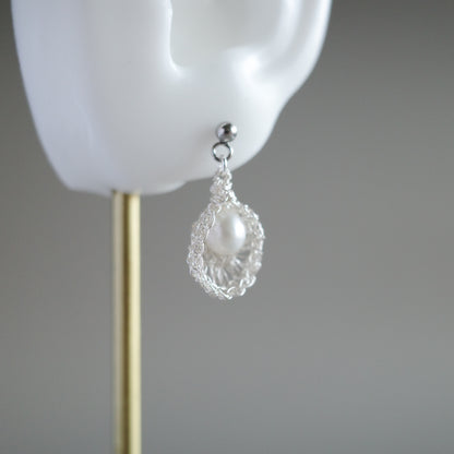 睡美人淡水珍珠 耳飾　銀色