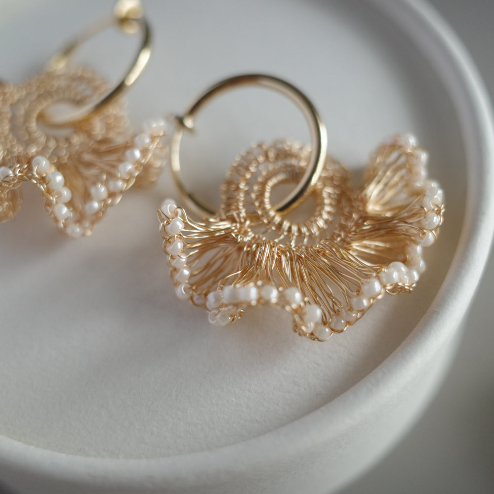 Frill Tail ＆日本玻璃珠 – 耳環　Gold color