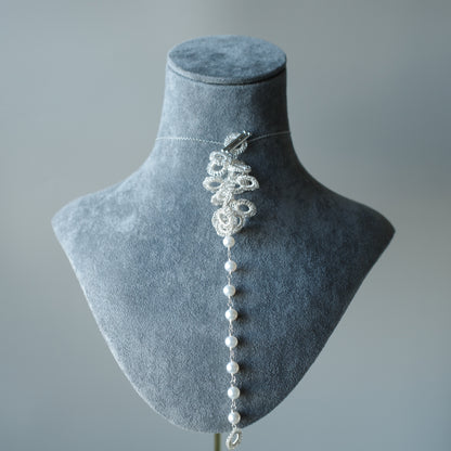 Full Bloom – ワイヤークロッシェとパールのネックレス L  Silver Color