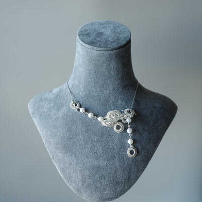 Full Bloom – ワイヤークロッシェとパールのネックレス  S  Silver Color