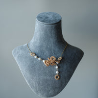 Full Bloom – ワイヤークロッシェとパールのネックレス S  Gold Color