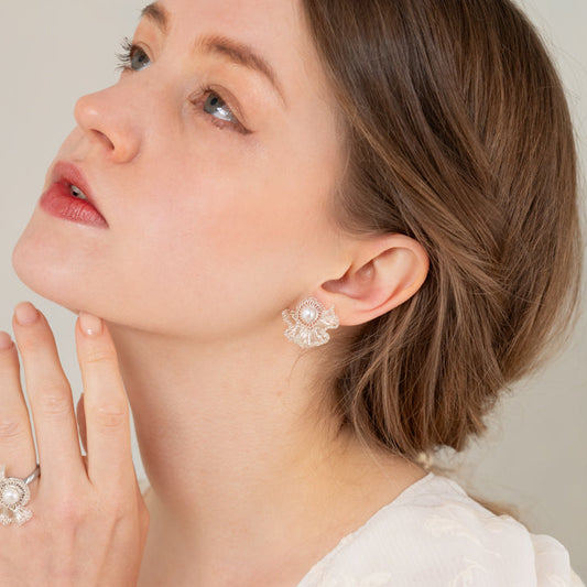 Frill Pearl – 2way フリルワイヤー×パール 耳飾り［シルバー］