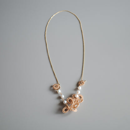 Full Bloom – 手工金屬線編織珍珠項鍊