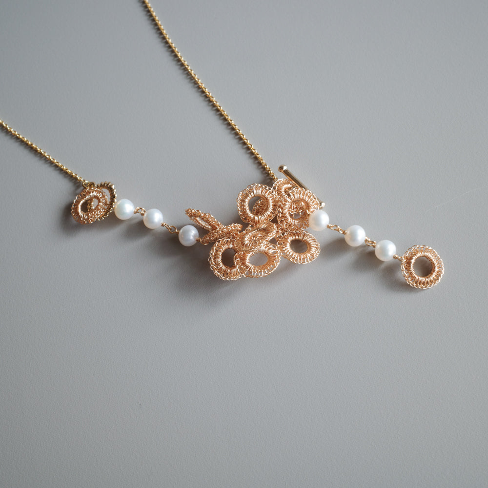 Full Bloom – 手工金屬線編織珍珠項鍊