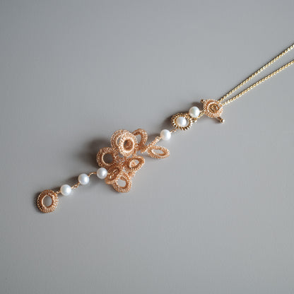 Full Bloom – 手工金屬線編織珍珠項鍊