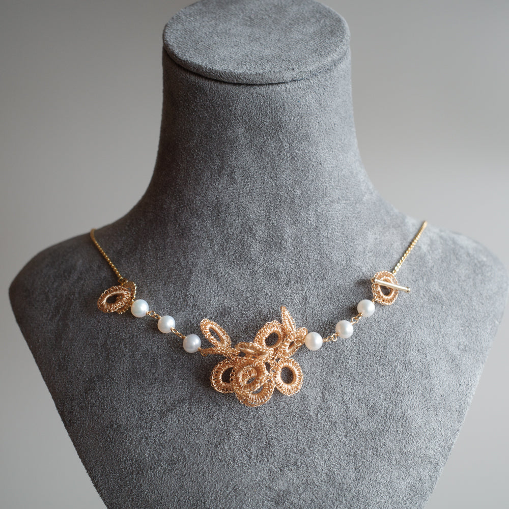 Full Bloom – 手工金屬線編織珍珠項鍊