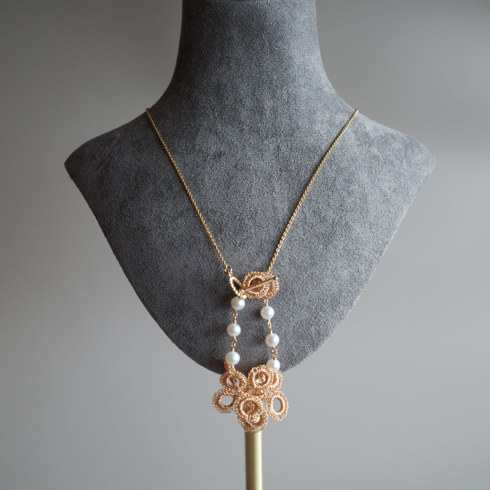 Full Bloom – 手工金屬線編織珍珠項鍊