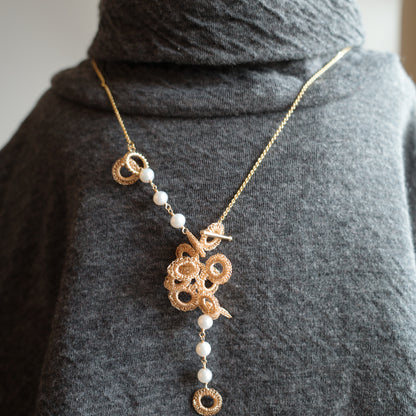 Full Bloom – 手工金屬線編織珍珠項鍊