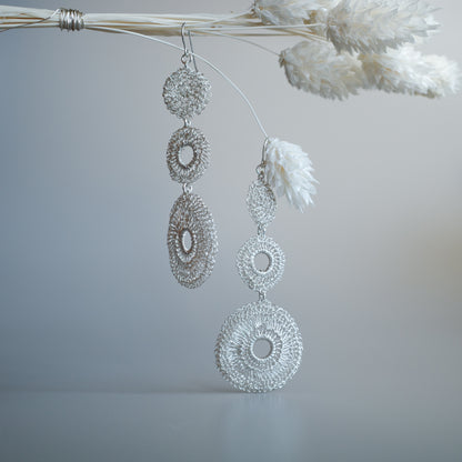 Trinity Lace Circles　耳飾り　Silver