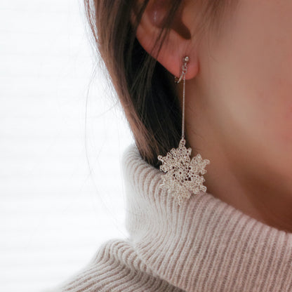 雪の華 ワイヤークロッシェ 耳飾り［シルバー］