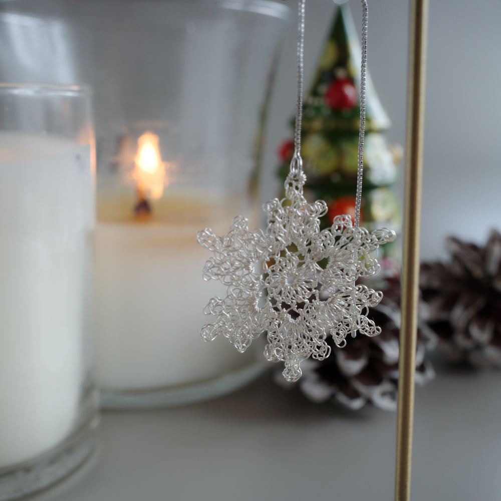 雪の華 ワイヤークロッシェ 耳飾り［シルバー］