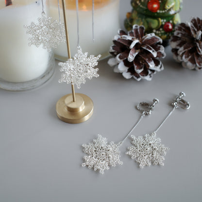 雪の華 ワイヤークロッシェ 耳飾り［シルバー］